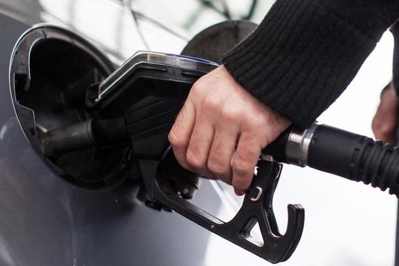 الحكومة أمام سيناريوهات لمواجهة تداعيات ارتفاع أسعار المحروقات بالمغرب