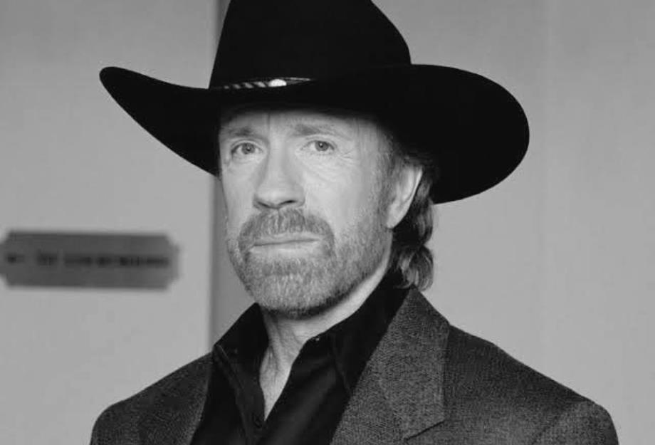 العالم يودّع تشاك نوريس