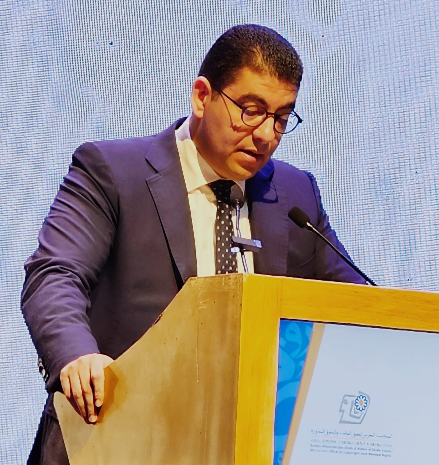 بنسعيد يطلق صرف مستحقات النسخ التصويري.. وجدل حول معادلة التوازن بين إنصاف المؤلف والناشر ودمقرطة