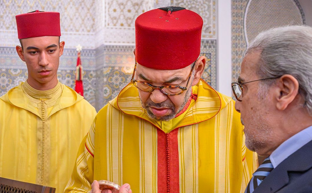 الملك يستقبل والي بنك المغرب ويطلع على التقرير السنوي للمؤسسة